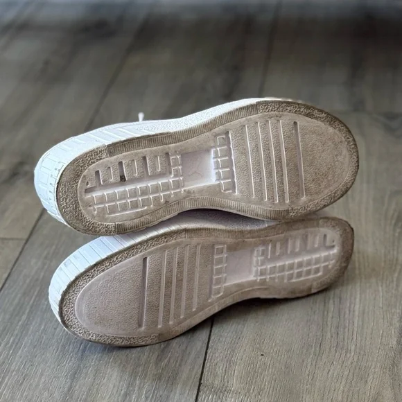 PUMA Women's Cali Wedge Sneaker - Size 10 - Picture 6 of 13